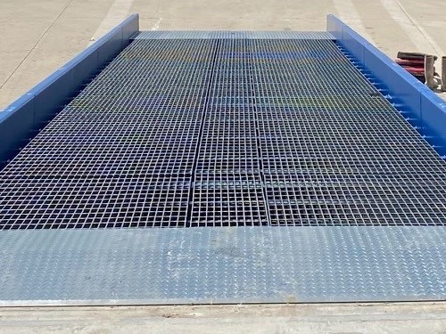 Serrated Grating